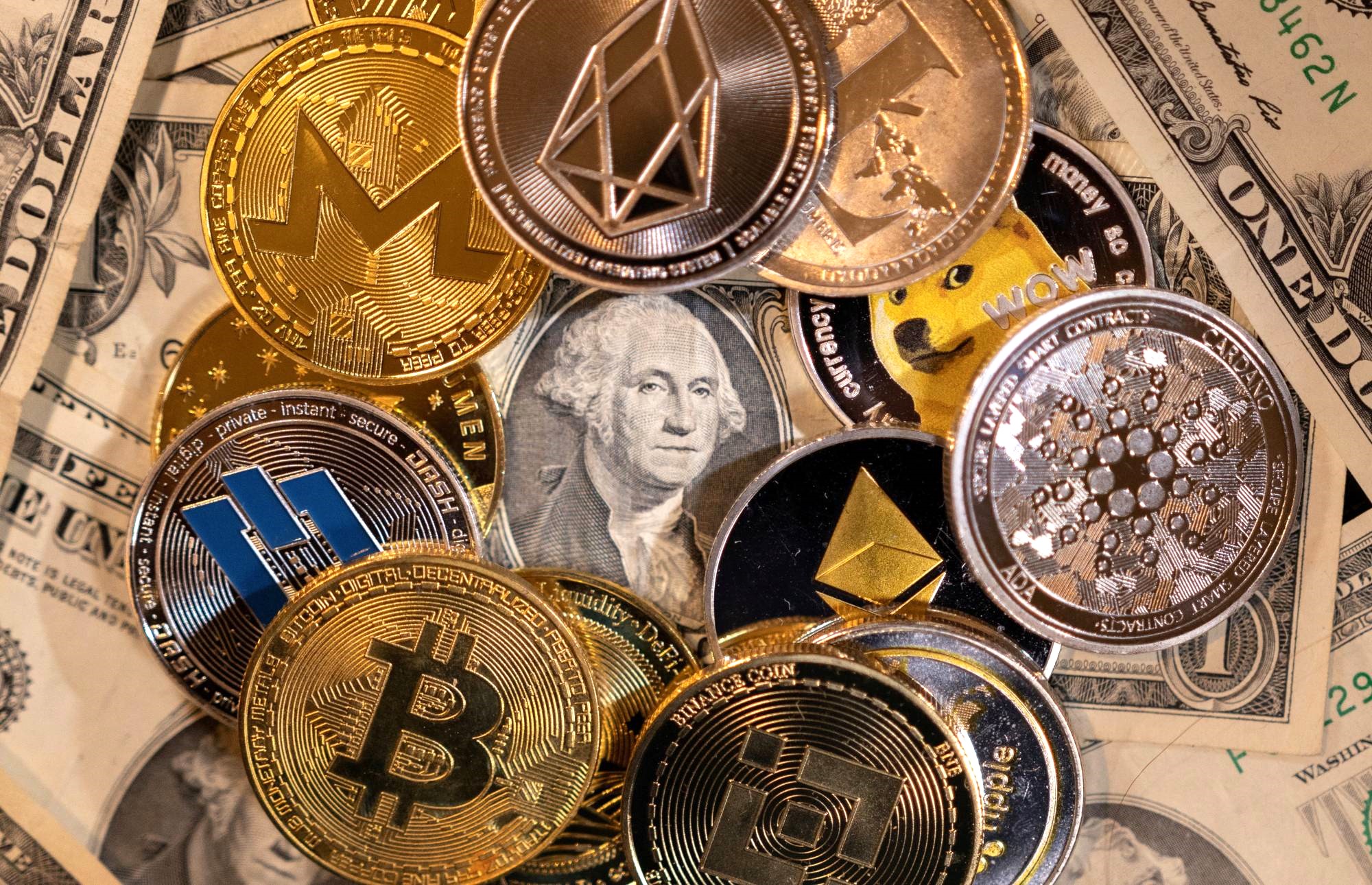 Cryptocurrency vs. Stablecoin: Deciphering the Digital Currency Landscape